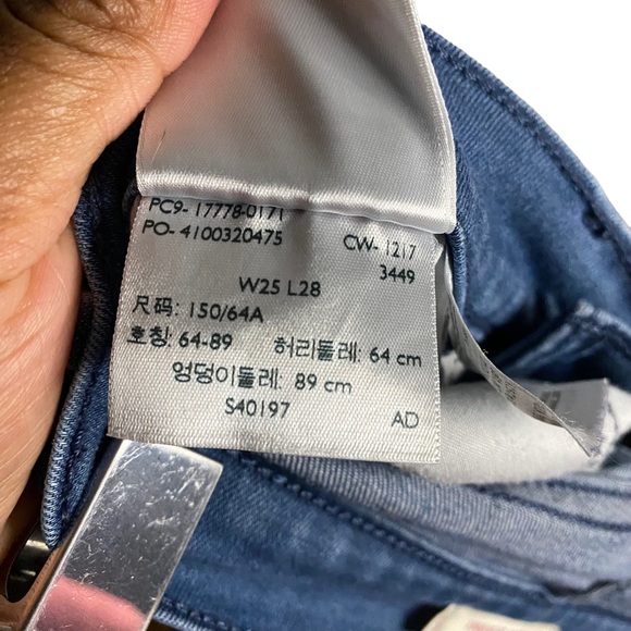 Levi's Women's 710 Super Skinny Denim Jeans - Picture 7 of 9